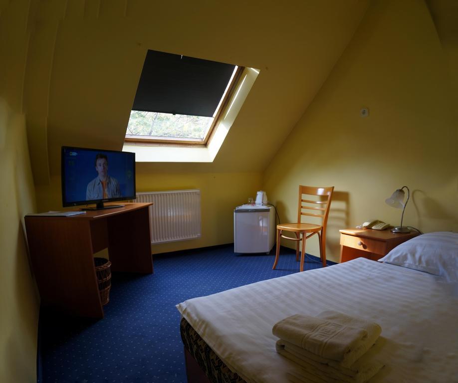 Corvin Hotel ジュール 部屋 写真