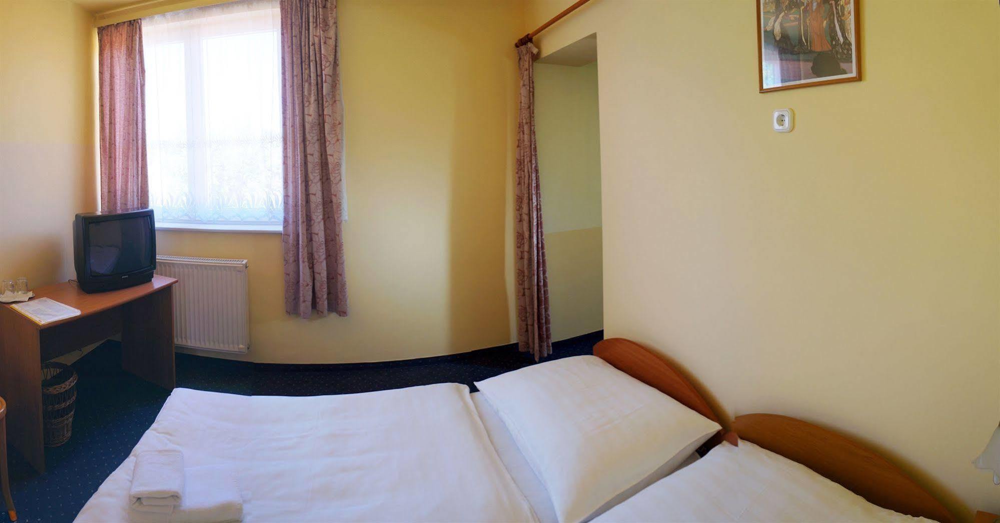 Corvin Hotel ジュール エクステリア 写真